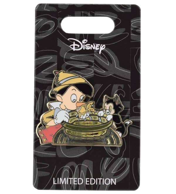 Uncas International - Pinocchio & Cleo Kiss Pin Limited 300